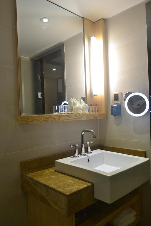 Lavande Hotel Zhuhai Gongbei Port Square Δωμάτιο φωτογραφία