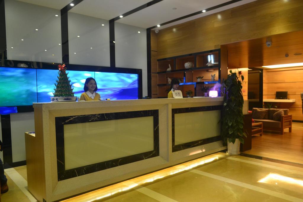 Lavande Hotel Zhuhai Gongbei Port Square Εξωτερικό φωτογραφία