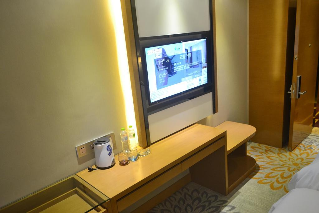 Lavande Hotel Zhuhai Gongbei Port Square Εξωτερικό φωτογραφία